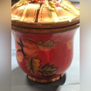 Tracy Porter Octavia Hill Sugar Bowl with Lid. Great Condition